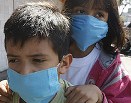 в Мексике опустели улицы, президент порекомендовал всем гражданам надеть маски для защиты от вируса свиного гриппа H1N1