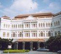 первое место в рейтинге отелей, которые вошли в историю занял сингапурский Raffles Hotel